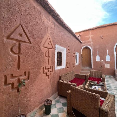 Tigmi Hamid Decouverte Des Traditions Et De La Culture Berbere 阿伊特本哈杜 外观 照片